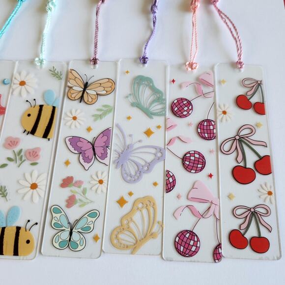 Daisy Flowers Print Bookmark Acrylic Durable Pink Coquette Bookish Gift For Her - Picture 6 of 8